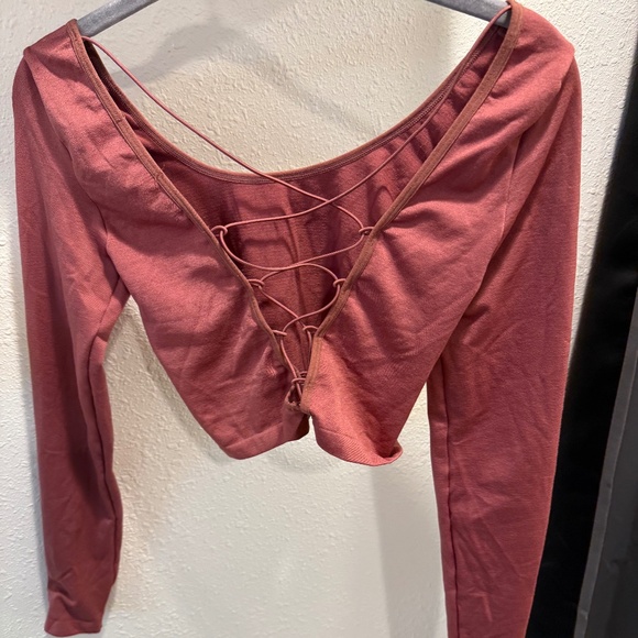 Open Back Workout Top - Picture 4 of 4